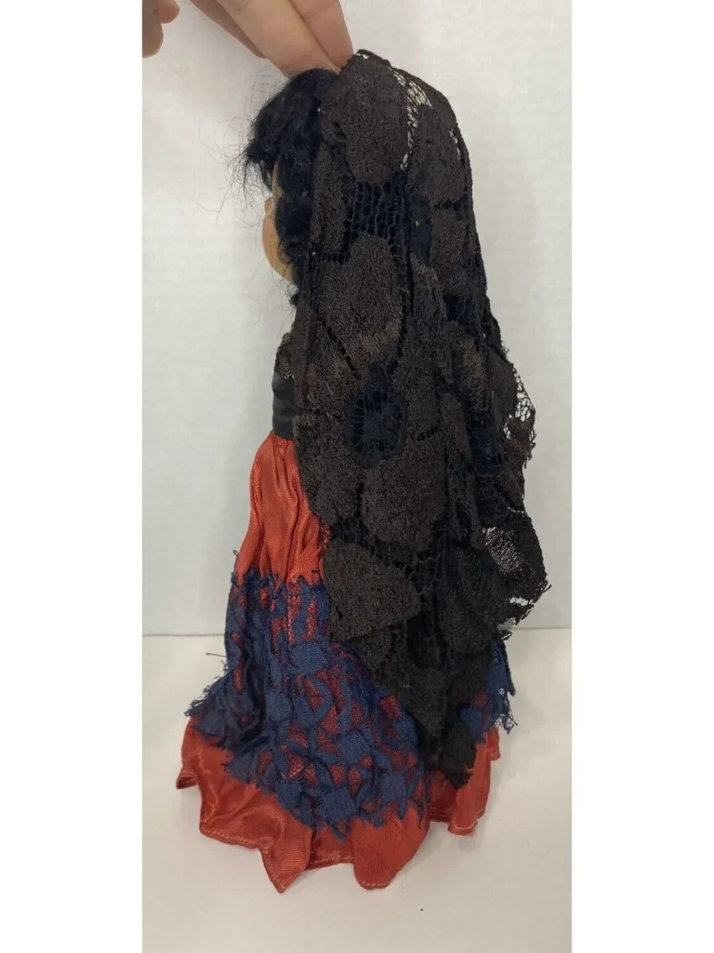 10" Vintage 1950s Doll In Red Dress Goth Spanish Black Lace - Picture 2 of 10